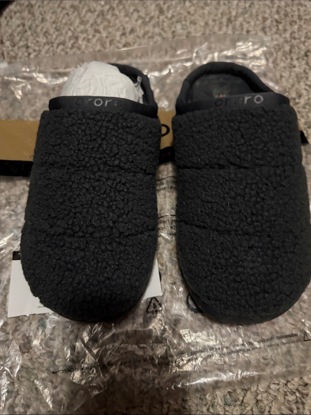Gray Slip-On Clog Slippers
Unisex
Men’s 6
Women’s 8
New never worn